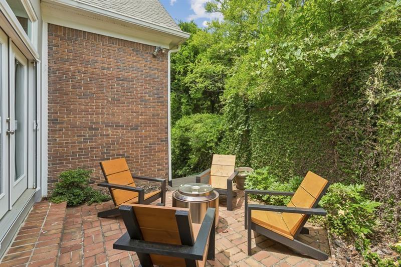 4223 Wieuca Overlook NE