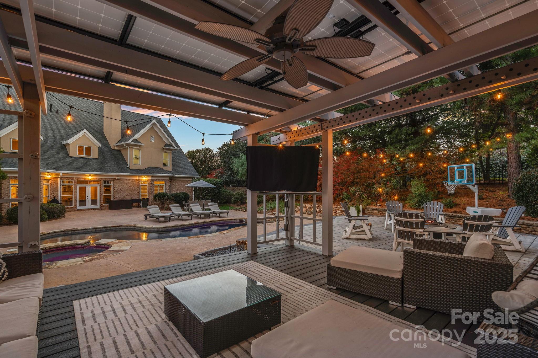 18823 Peninsula Cove Lane