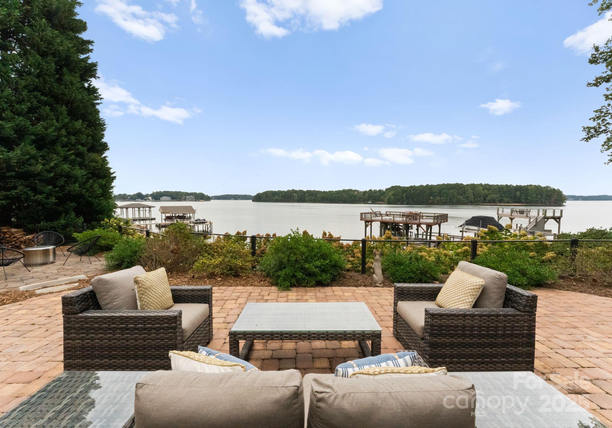 102 Stone Point Court