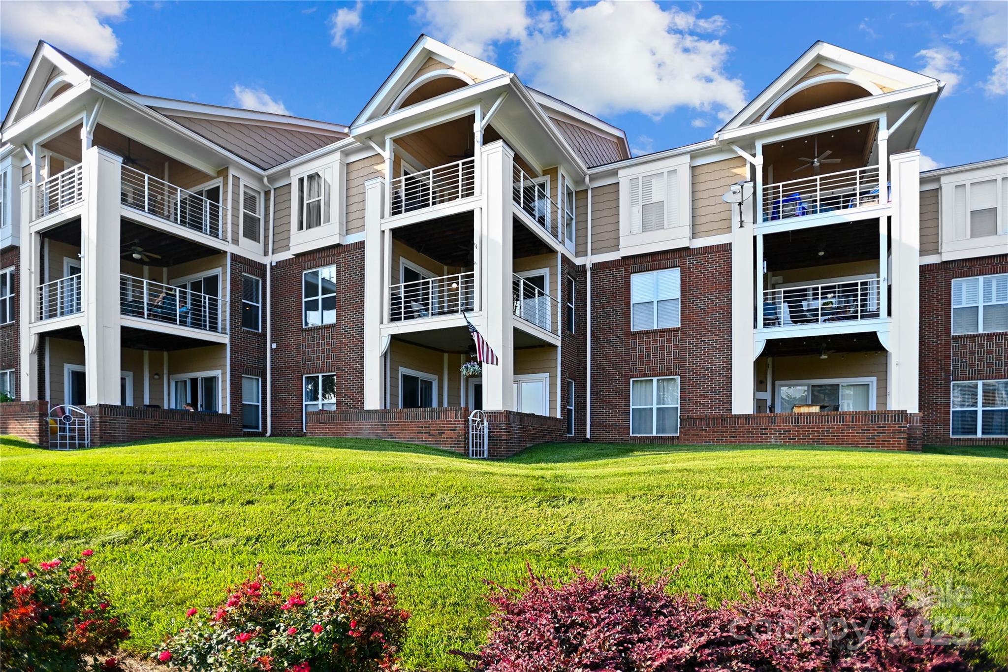 18525 Harborside Drive