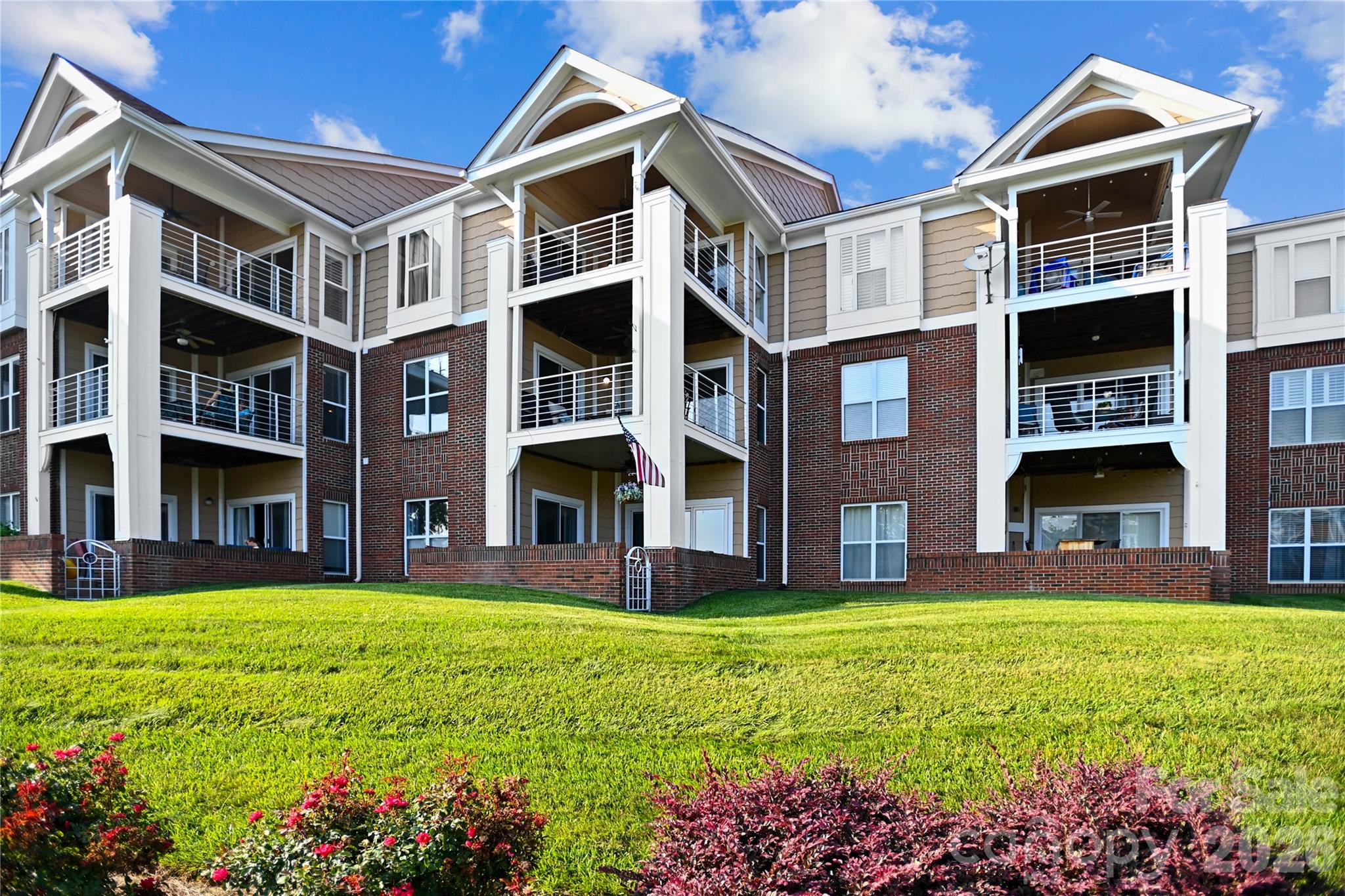 18525 Harborside Drive