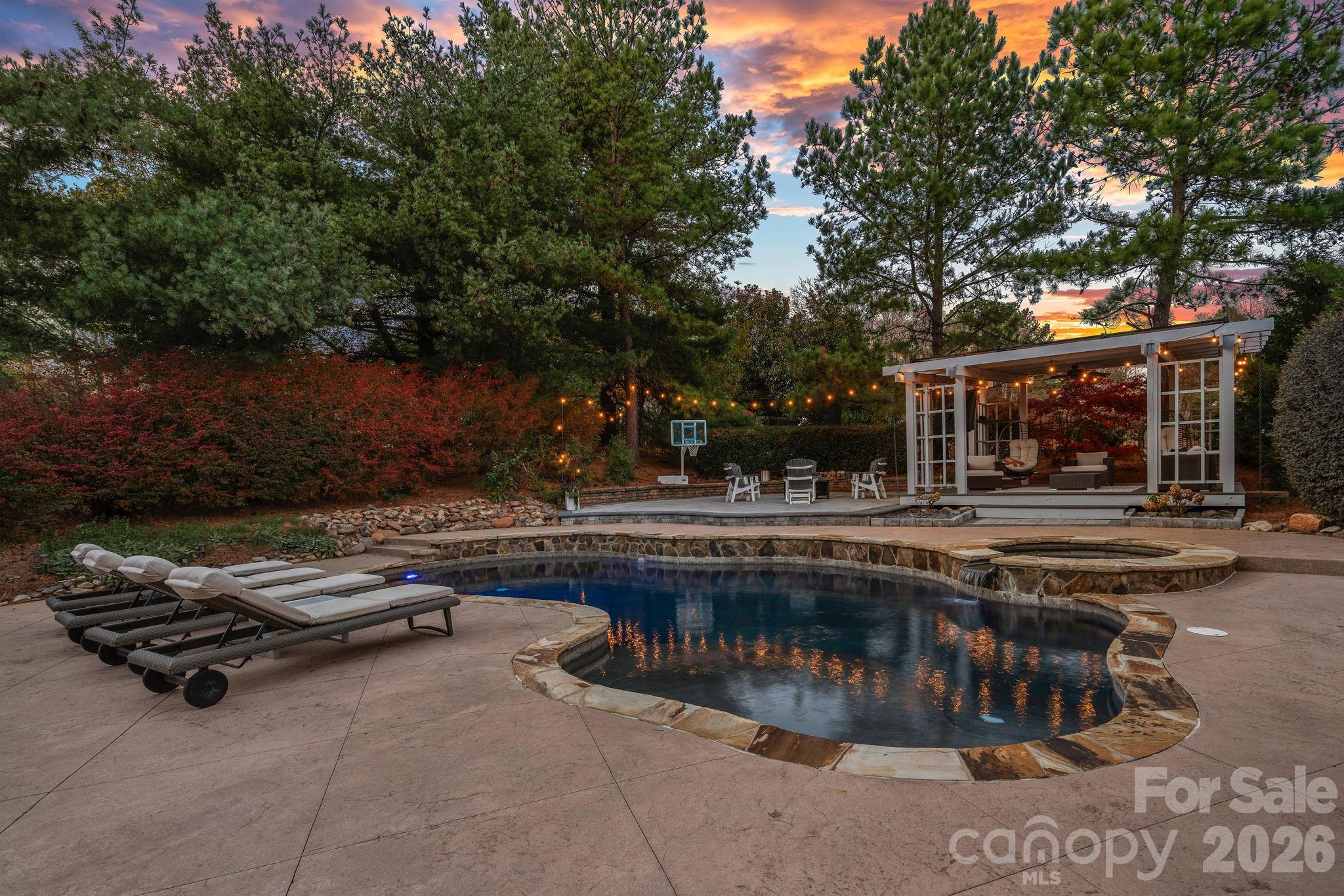 18823 Peninsula Cove Lane