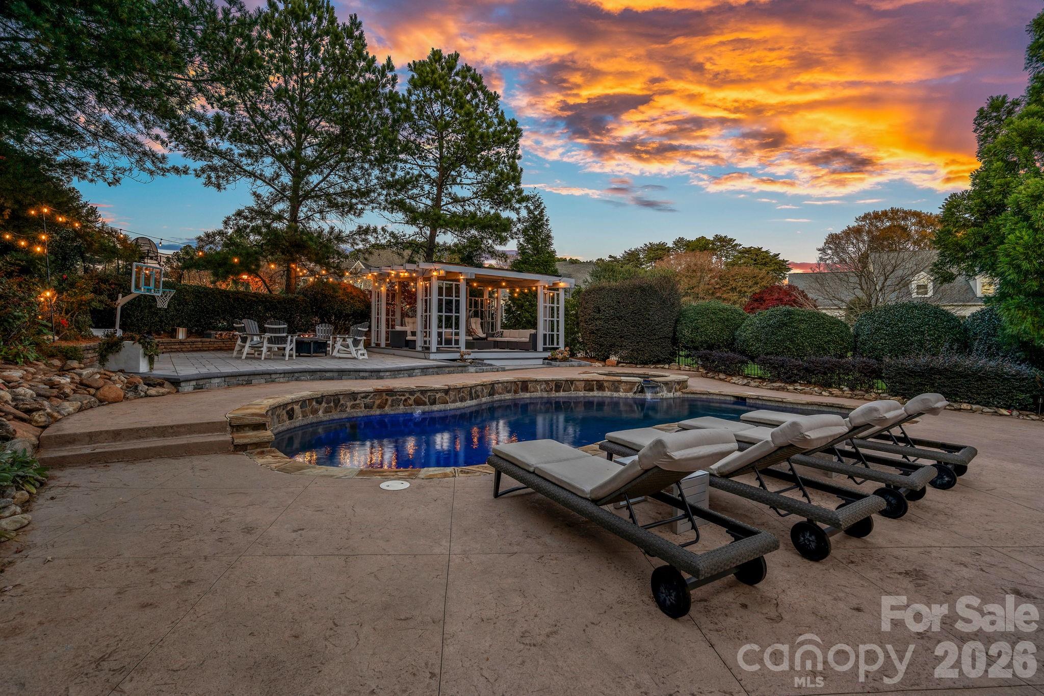 18823 Peninsula Cove Lane