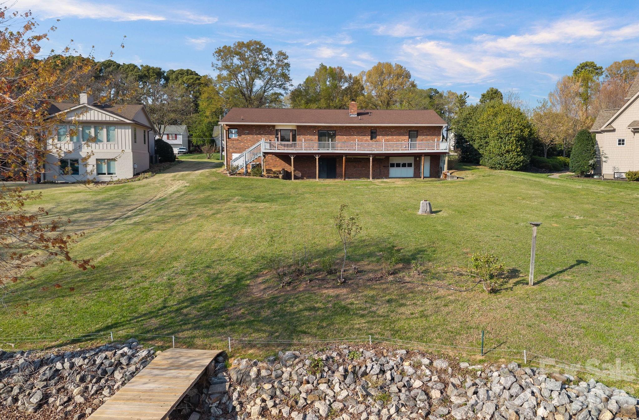 18726 Bluff Point Road