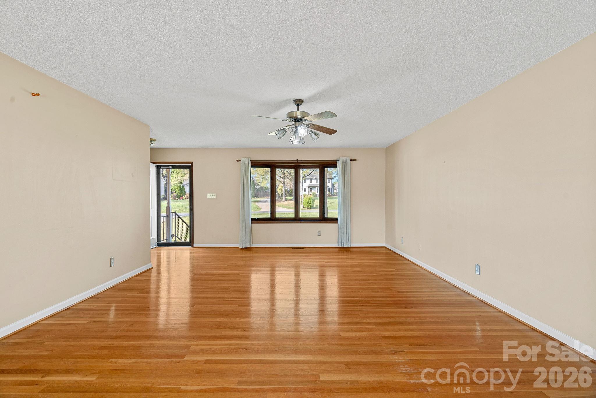 18726 Bluff Point Road