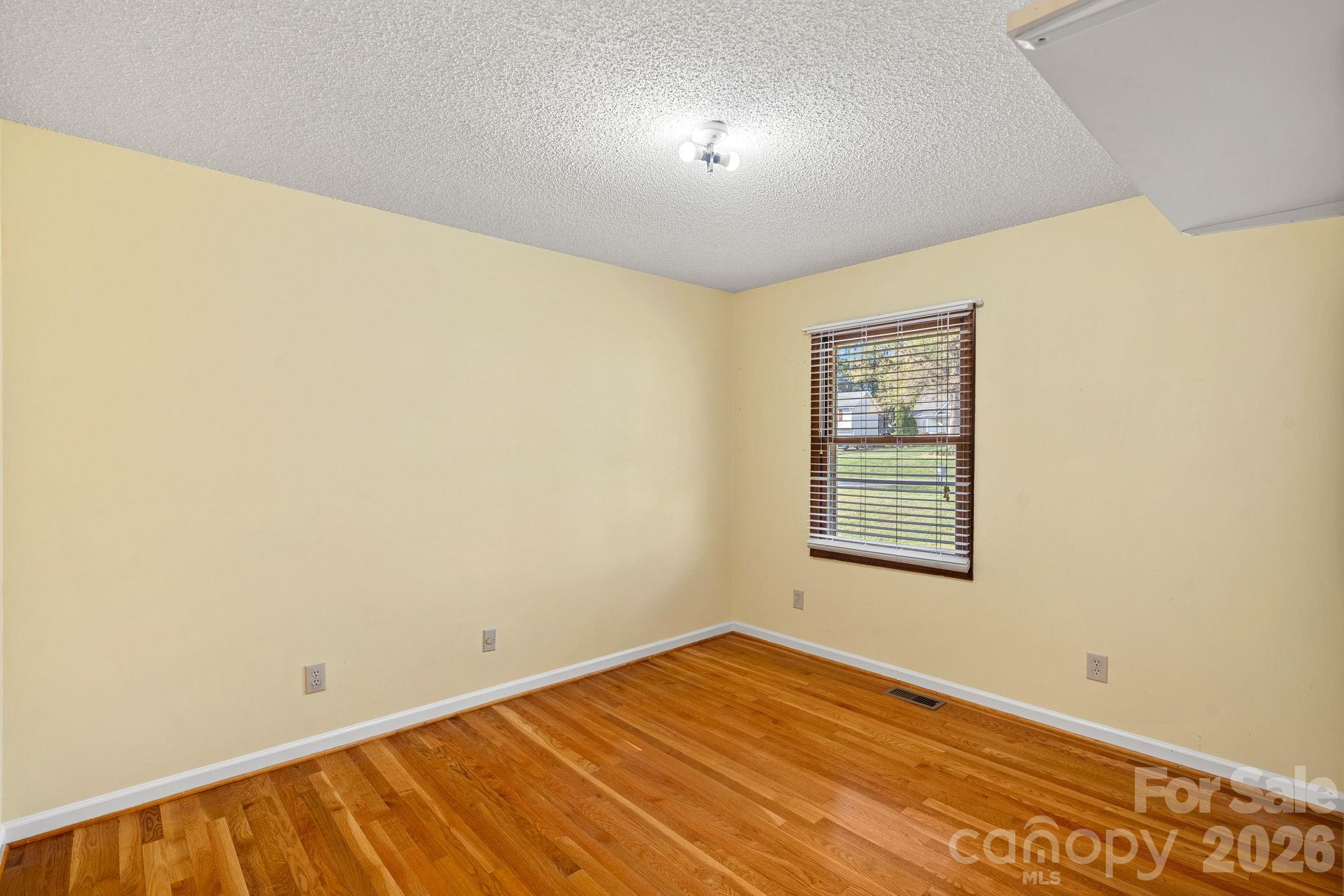 18726 Bluff Point Road