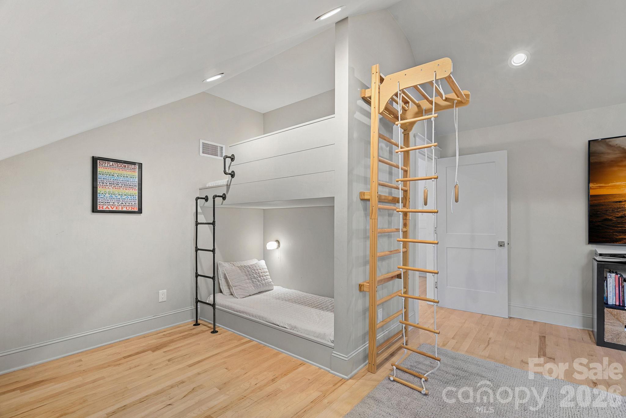 19610 Weavers Circle
