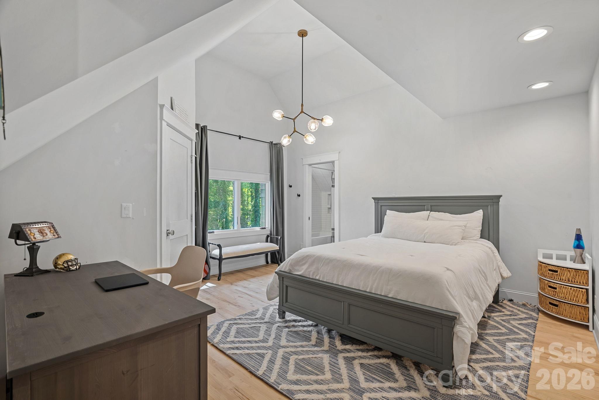 19610 Weavers Circle