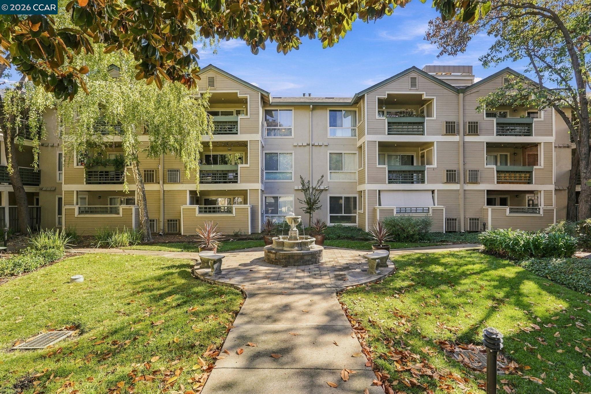 2550 Oak Rd # 111