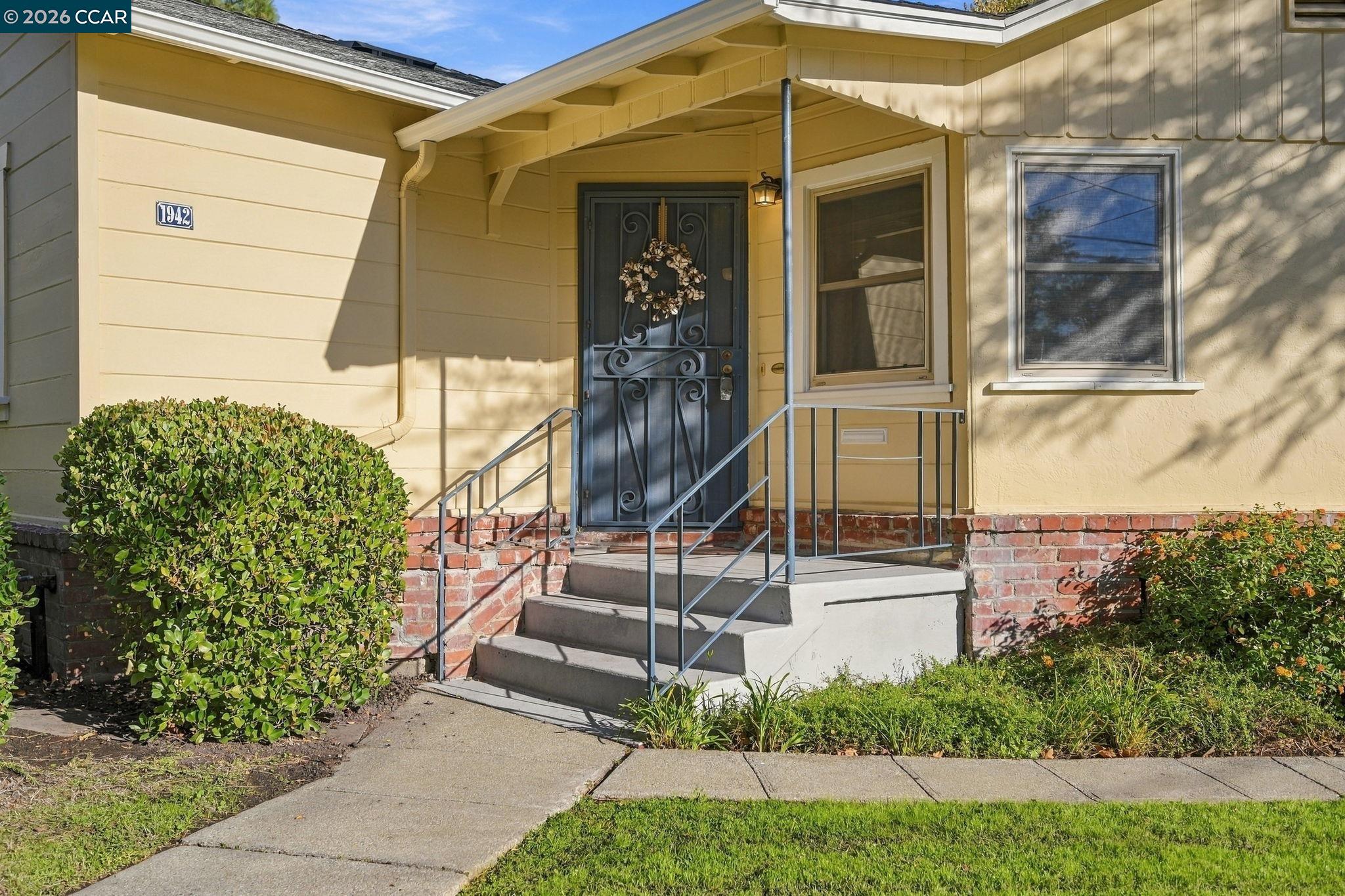 1942 Almond Ave