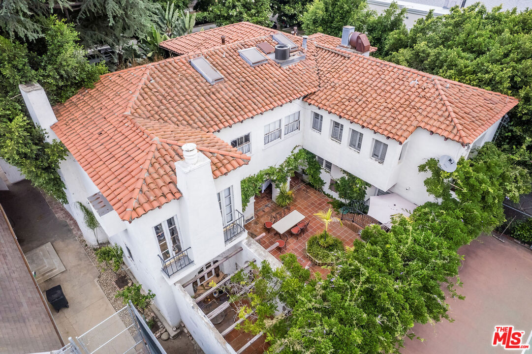 724 N Rodeo Dr