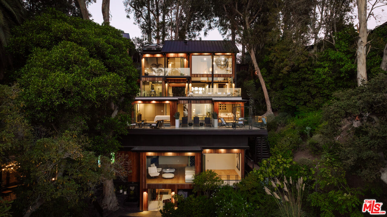 1509 Amalfi Dr
