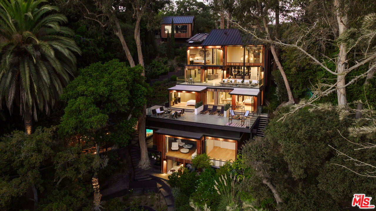 1509 Amalfi Dr