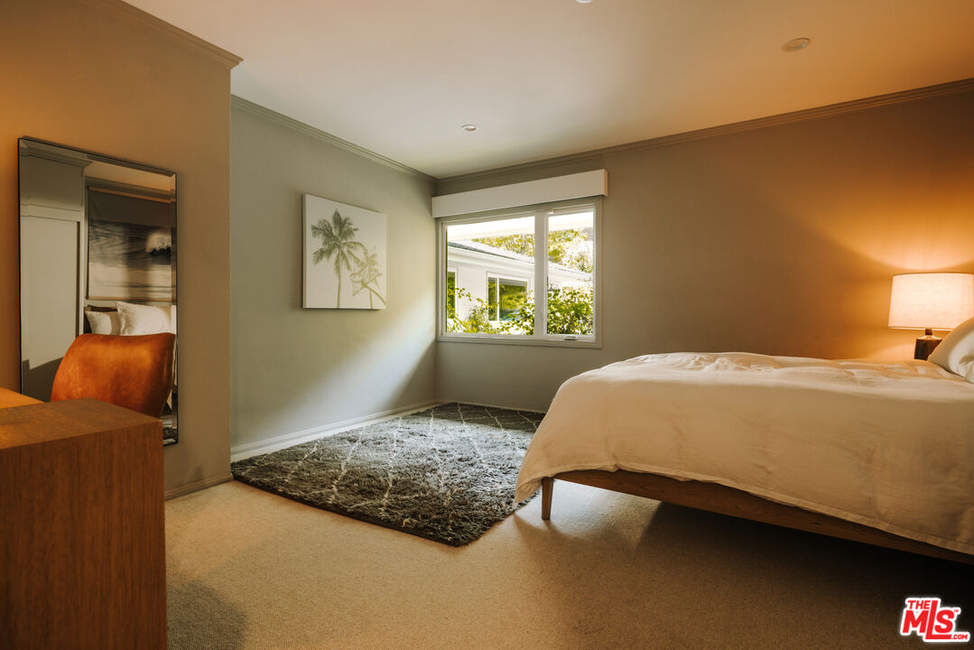 2610 Mandeville Canyon Rd