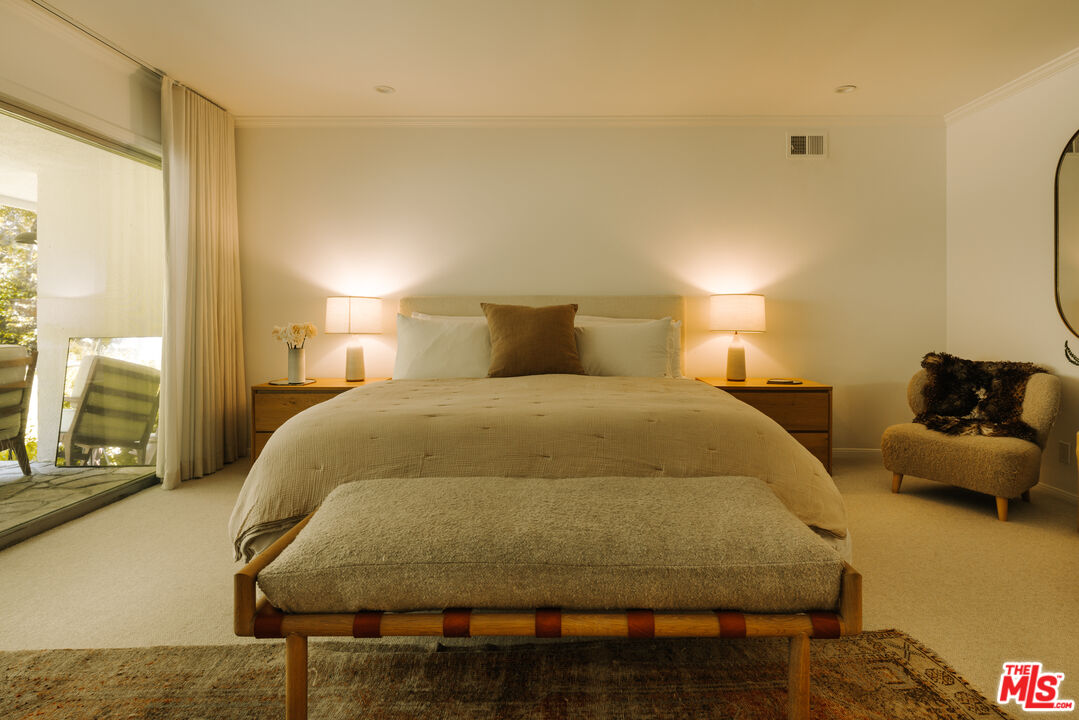 2610 Mandeville Canyon Rd