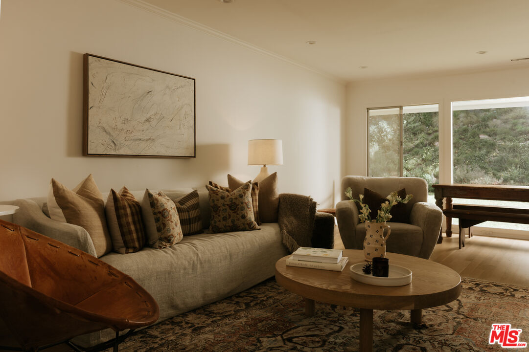 2610 Mandeville Canyon Rd