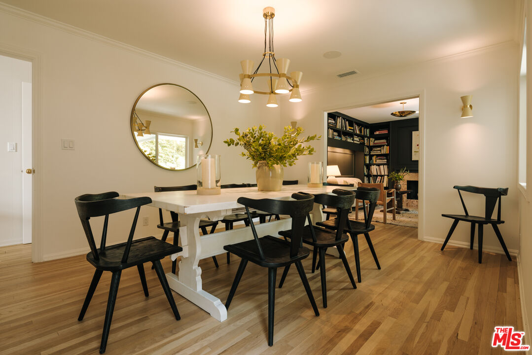 2610 Mandeville Canyon Rd