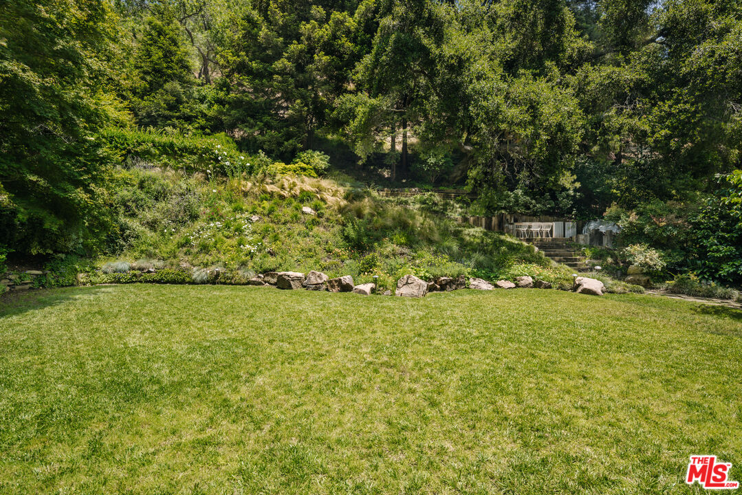 2610 Mandeville Canyon Rd