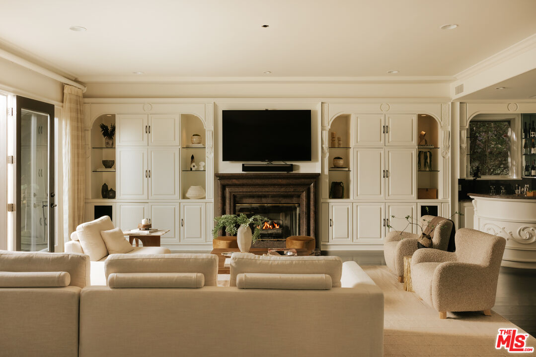 1202 San Vicente Blvd