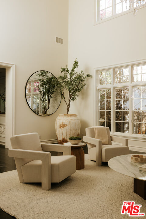 1202 San Vicente Blvd