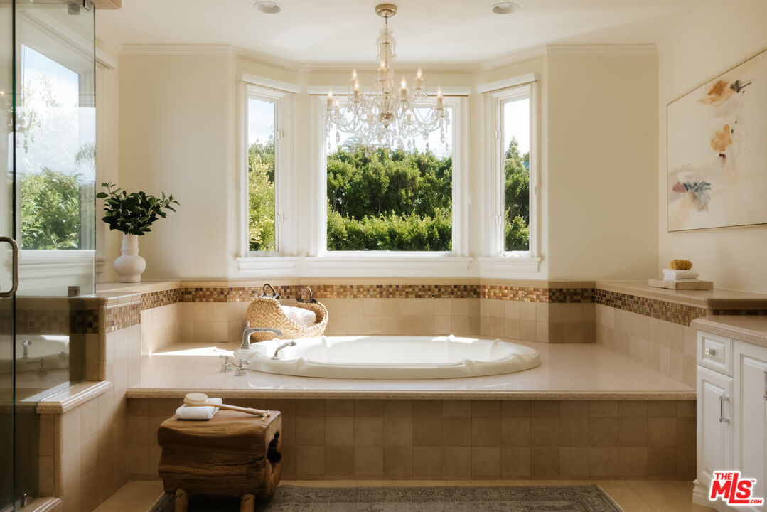 1202 San Vicente Blvd