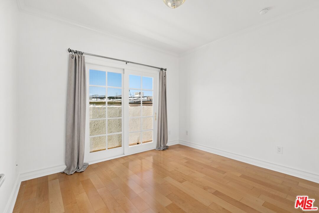 11723 Mayfield Ave Unit: 5