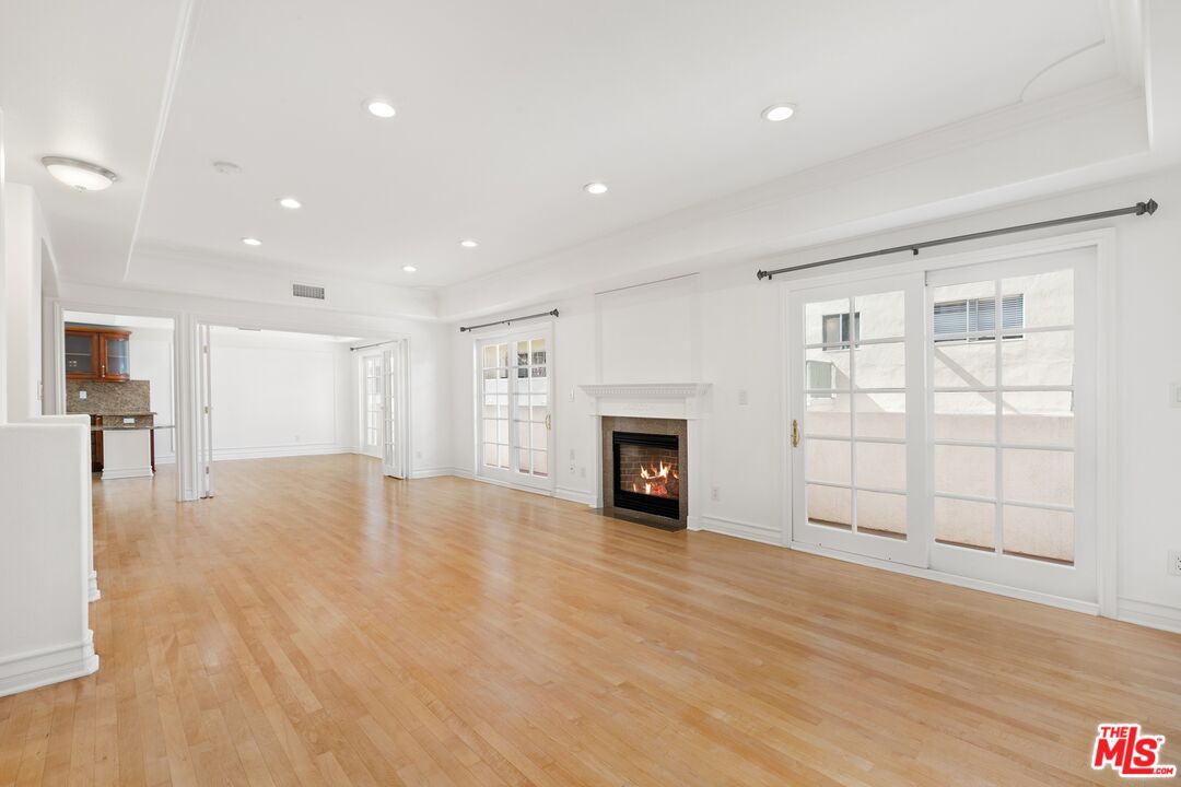 11723 Mayfield Ave Unit: 5