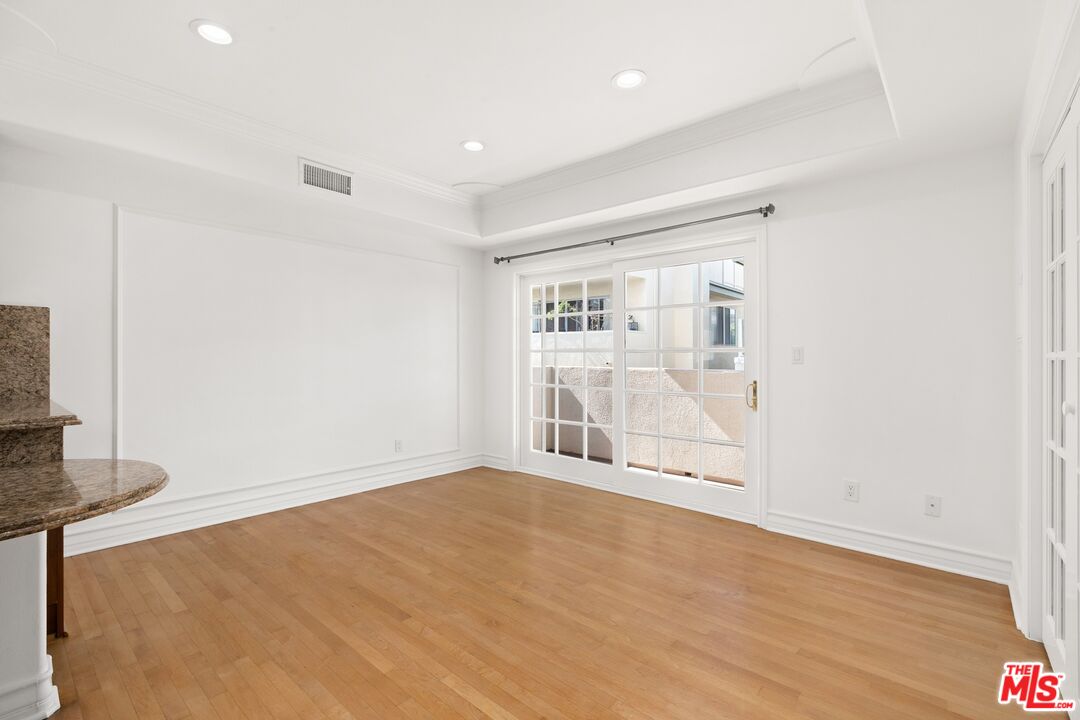 11723 Mayfield Ave Unit: 5