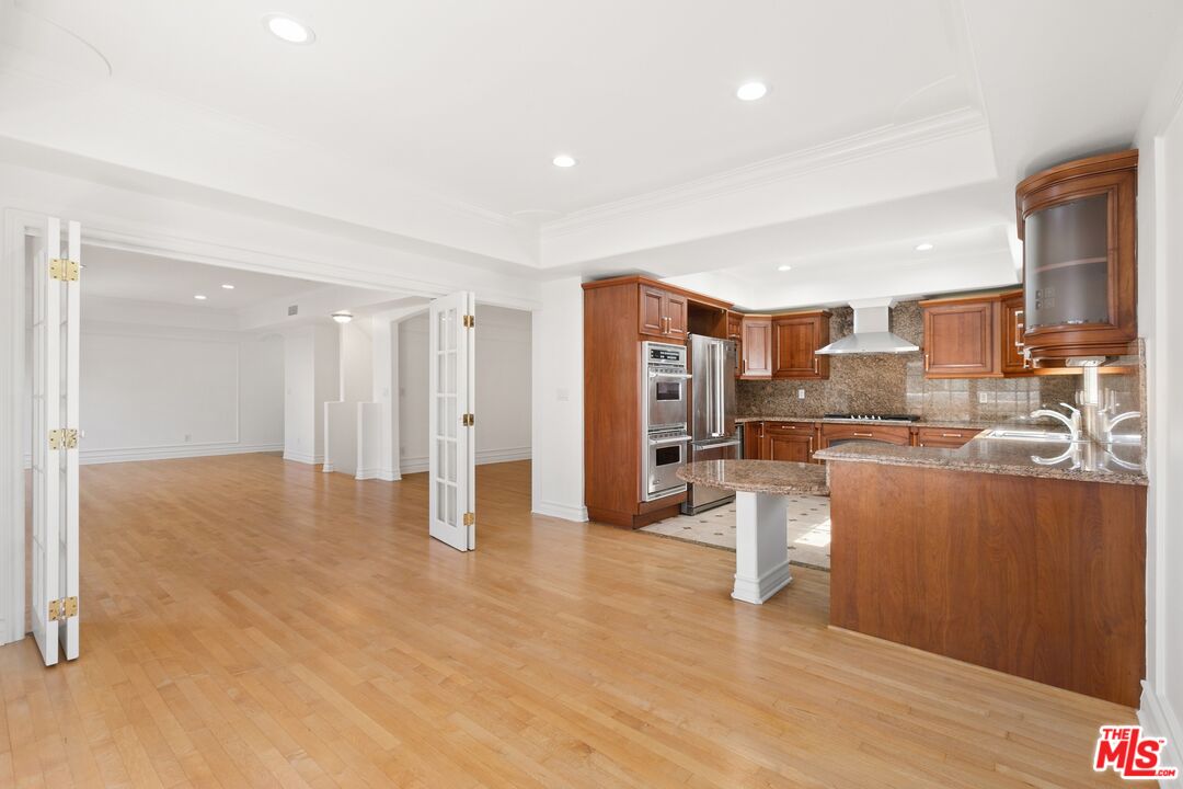 11723 Mayfield Ave Unit: 5