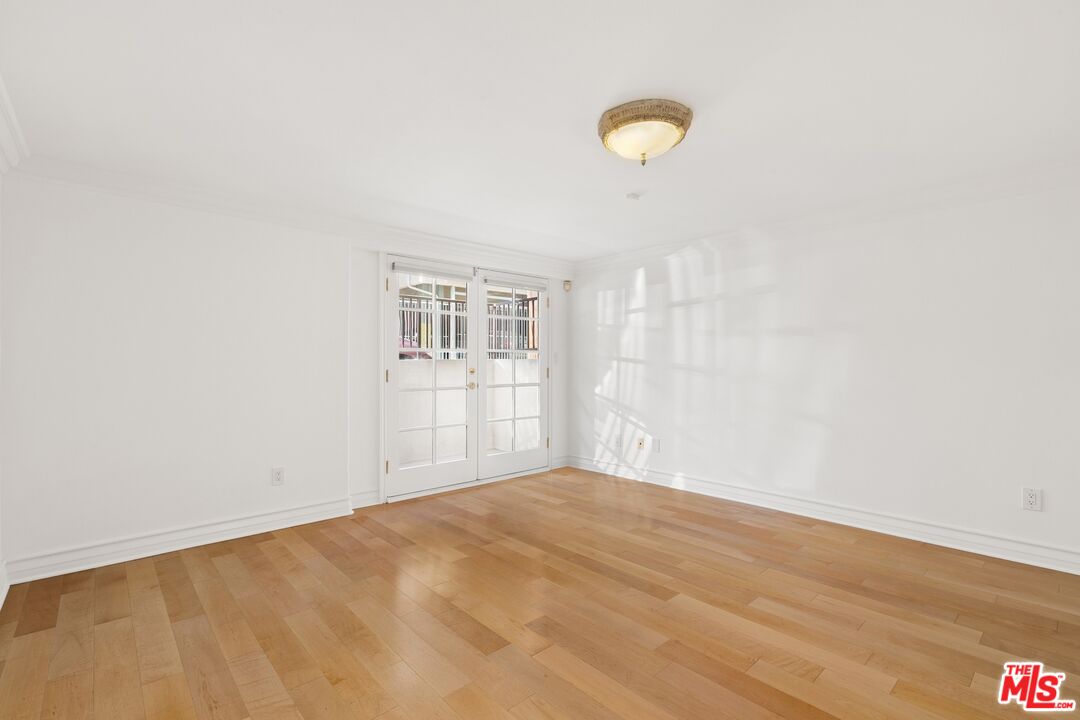 11723 Mayfield Ave Unit: 5