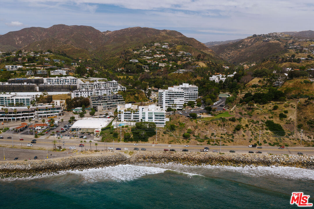 17352 W Sunset Blvd Unit: 1