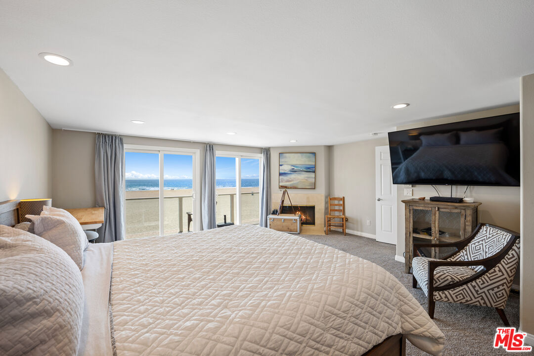 305 Ocean Dr