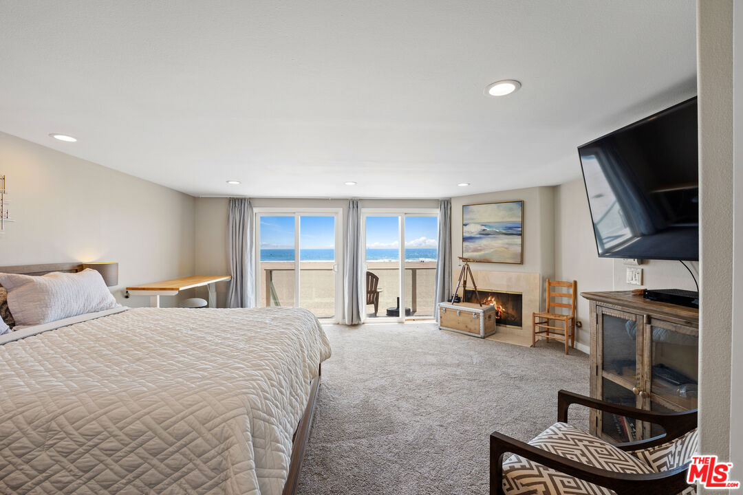 305 Ocean Dr