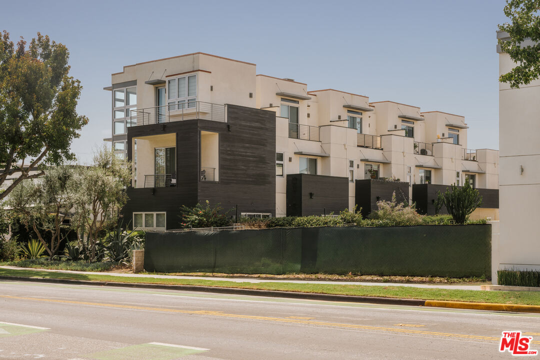 1524 11th St Unit: E