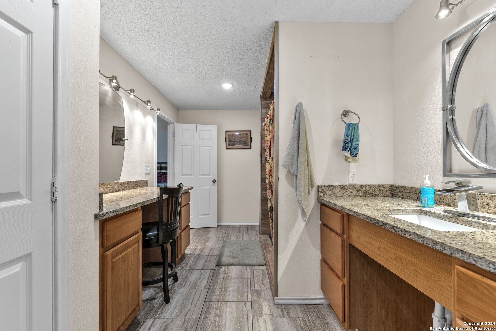 7742 OAKHILL PARK DR