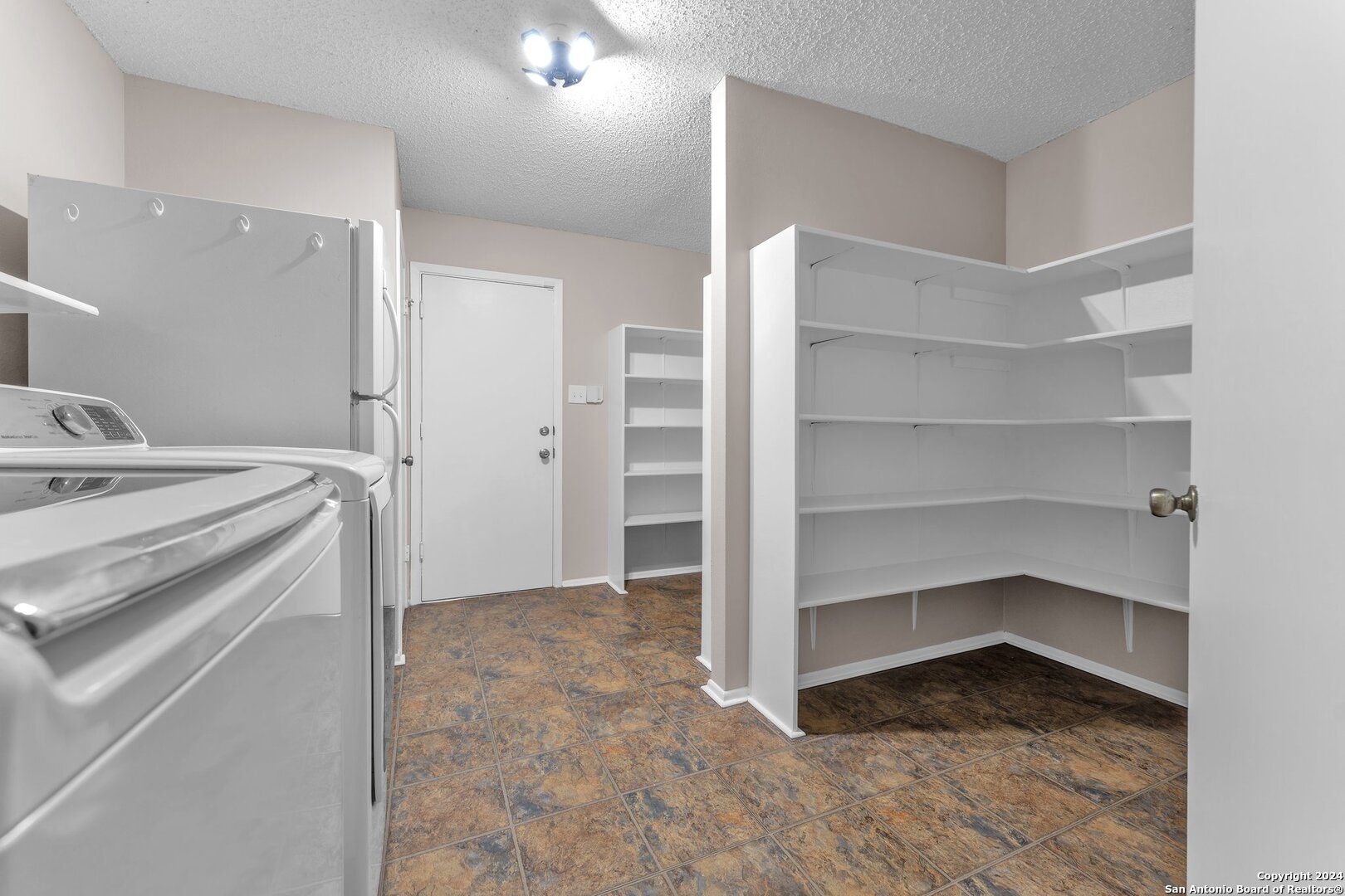 7742 OAKHILL PARK DR