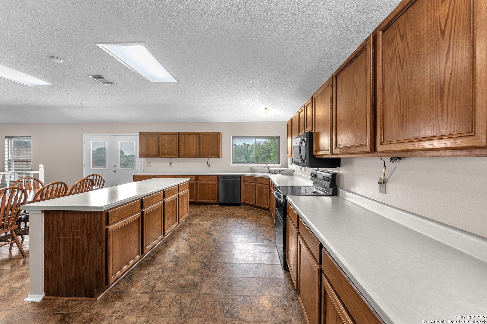 7742 OAKHILL PARK DR
