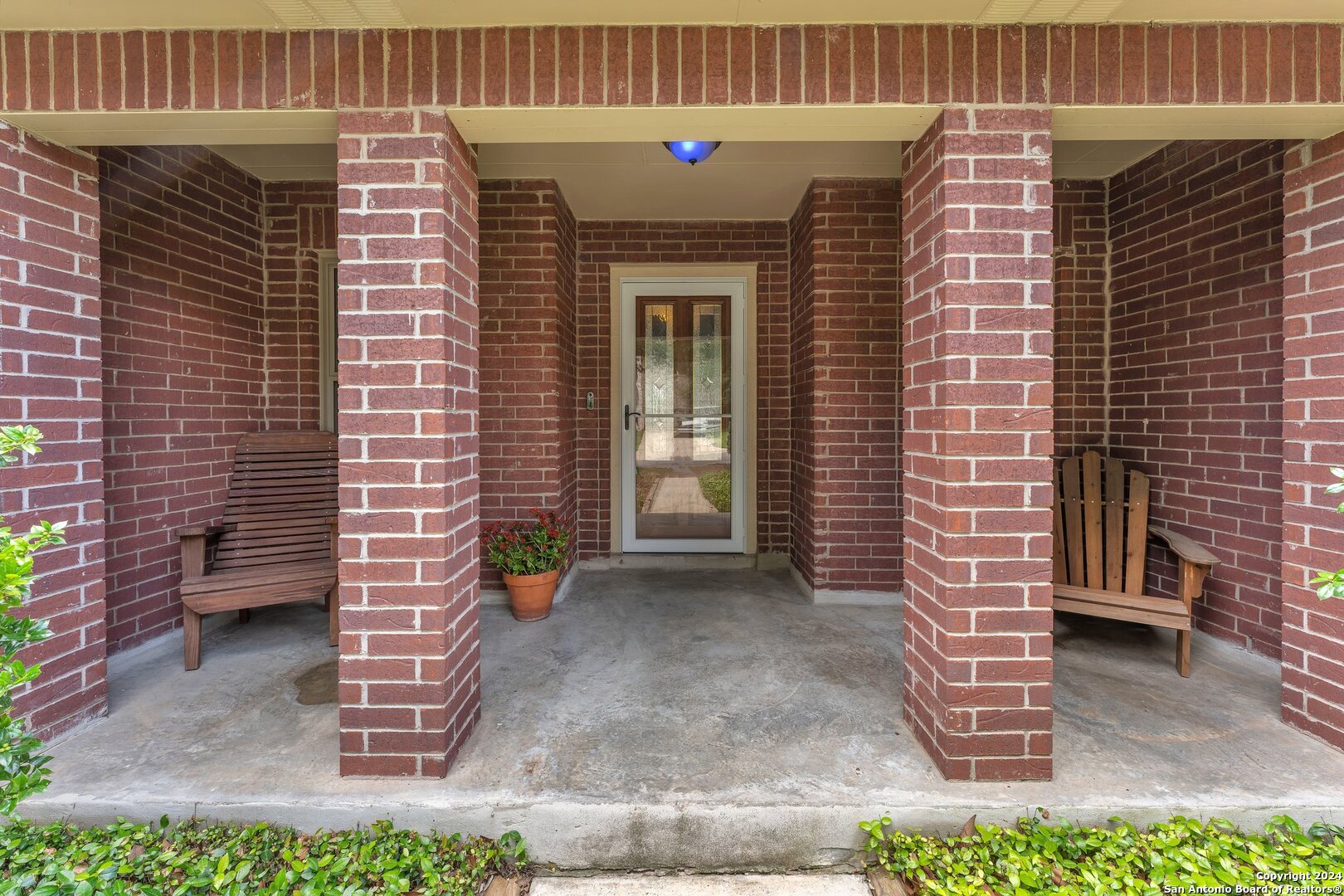 7742 OAKHILL PARK DR