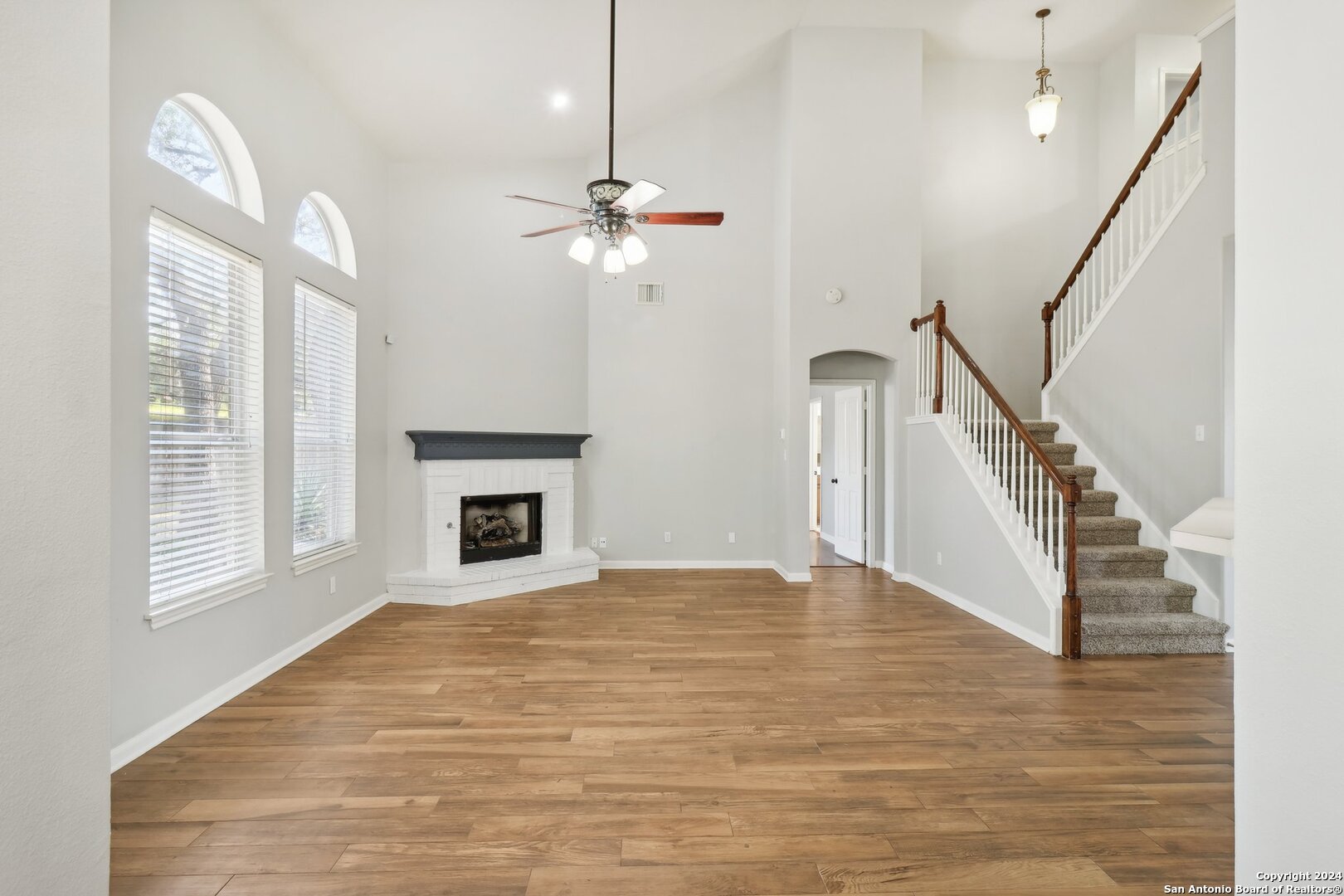 9511 RIO FRIO