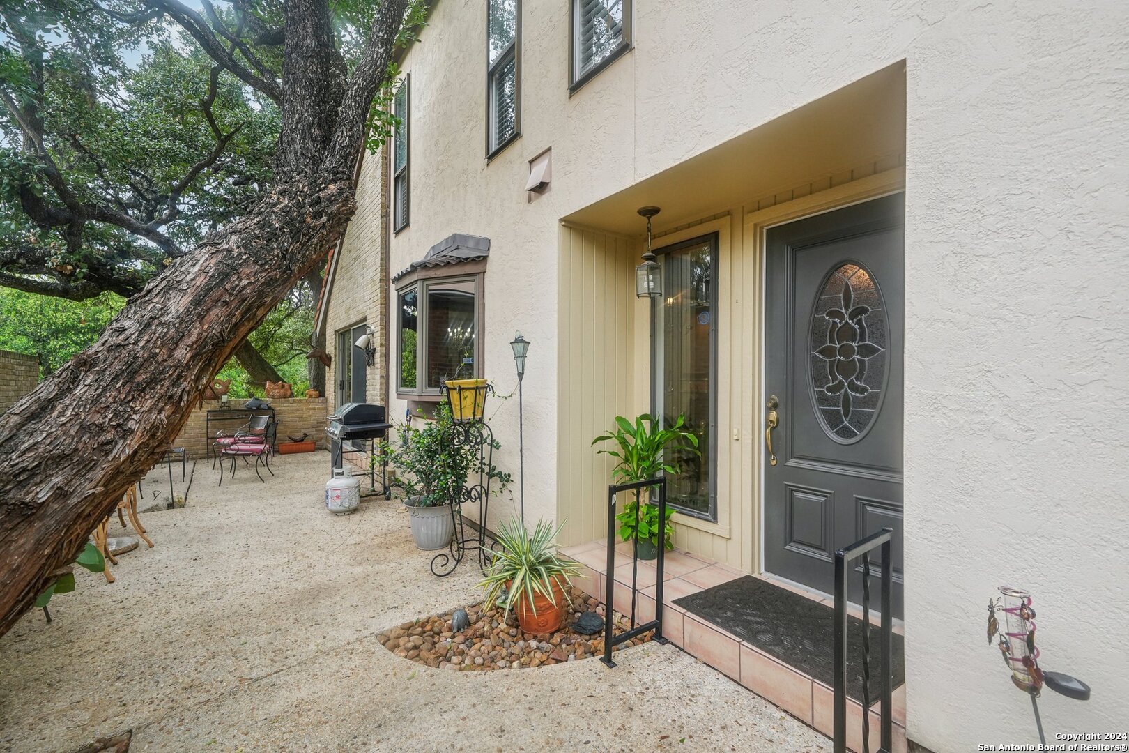 3816 LOMITA