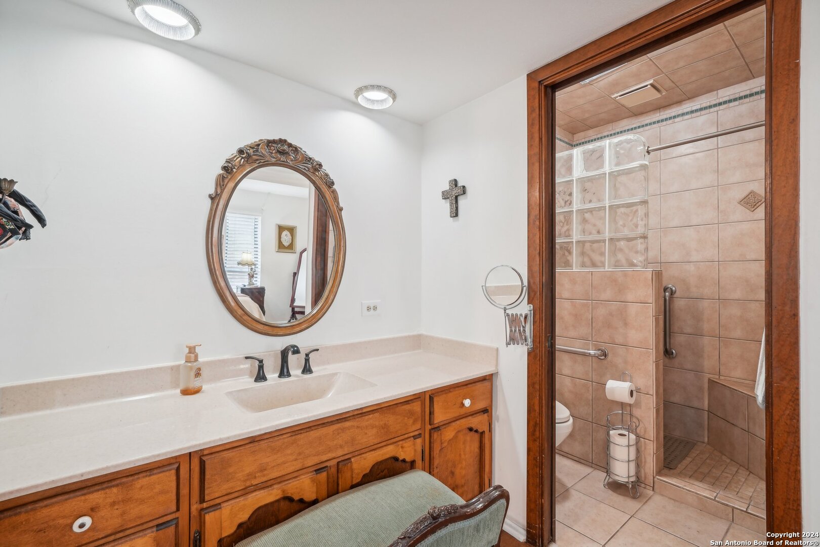 3816 LOMITA