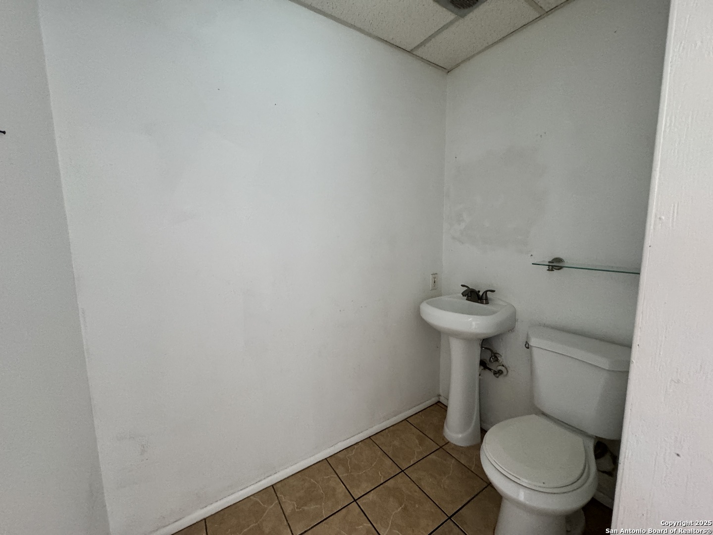 6617 S Flores