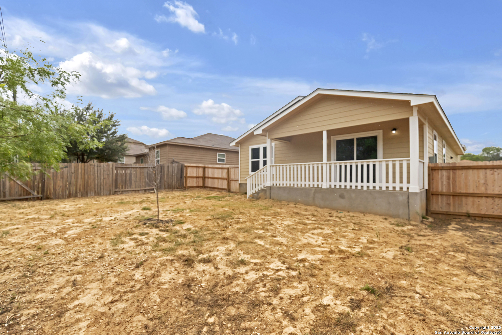 6338 Channel View