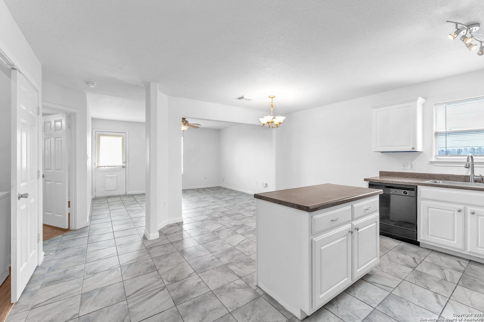 11243 Country Canyon