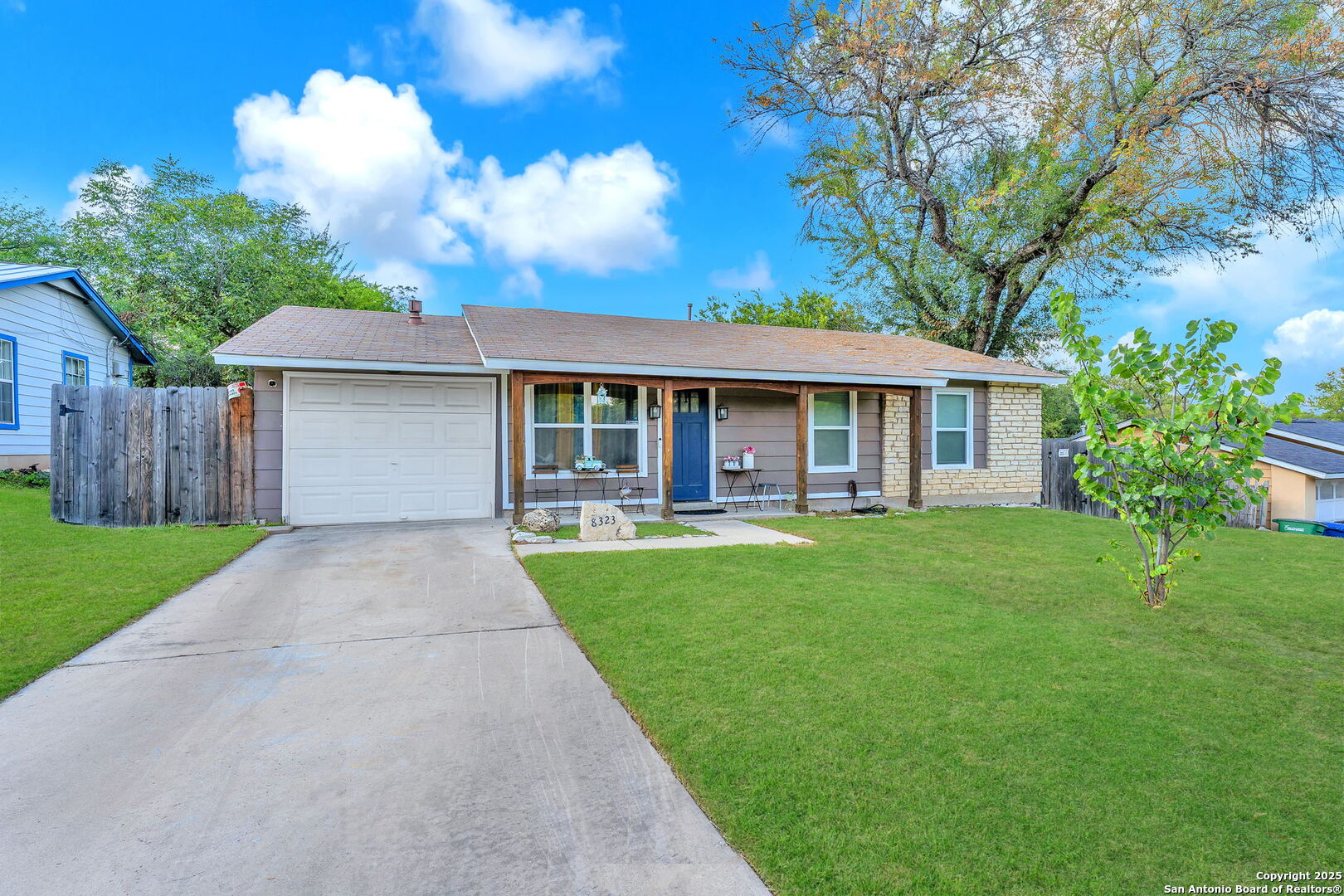 8323 White Oak
