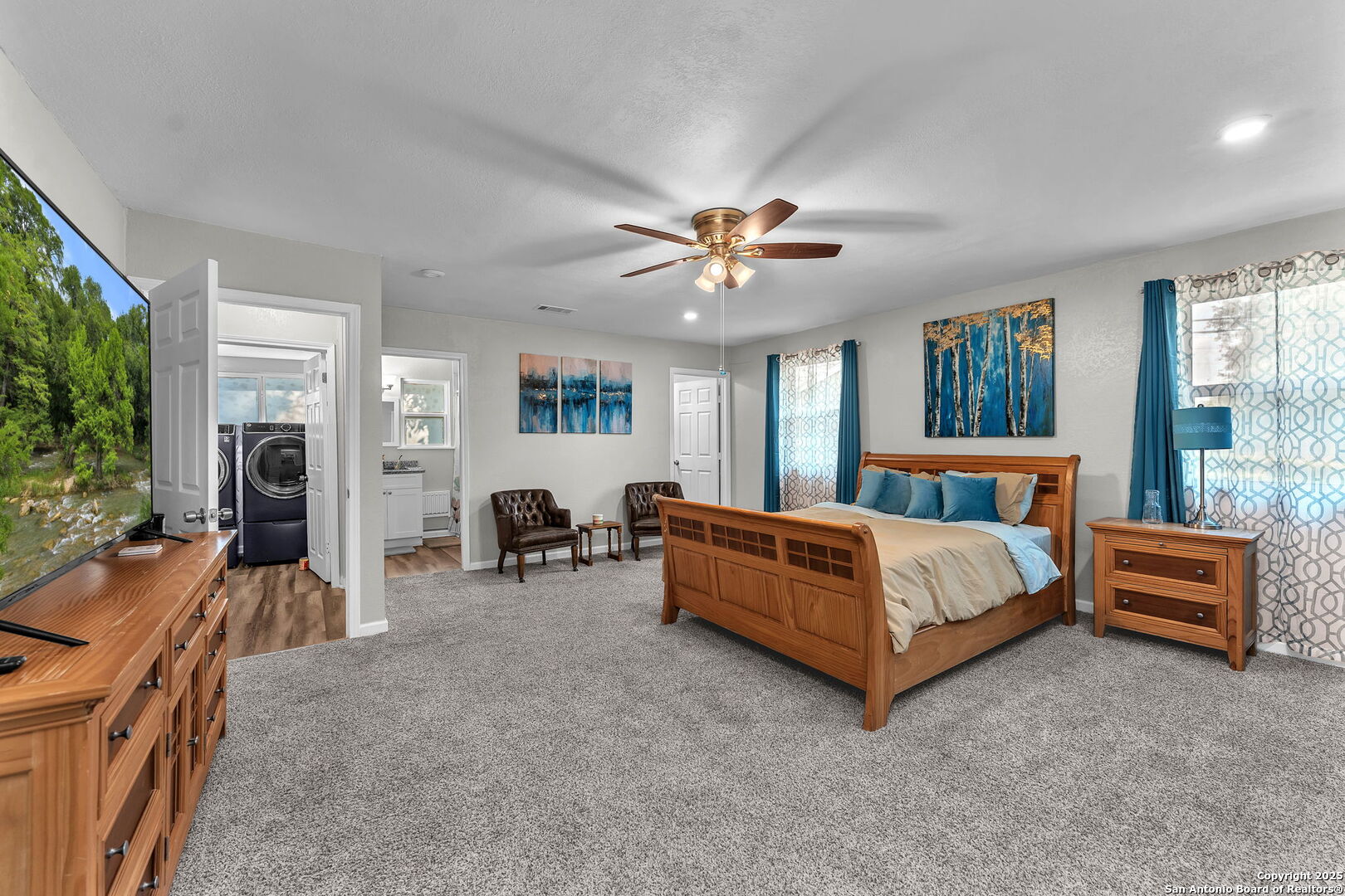 8323 White Oak