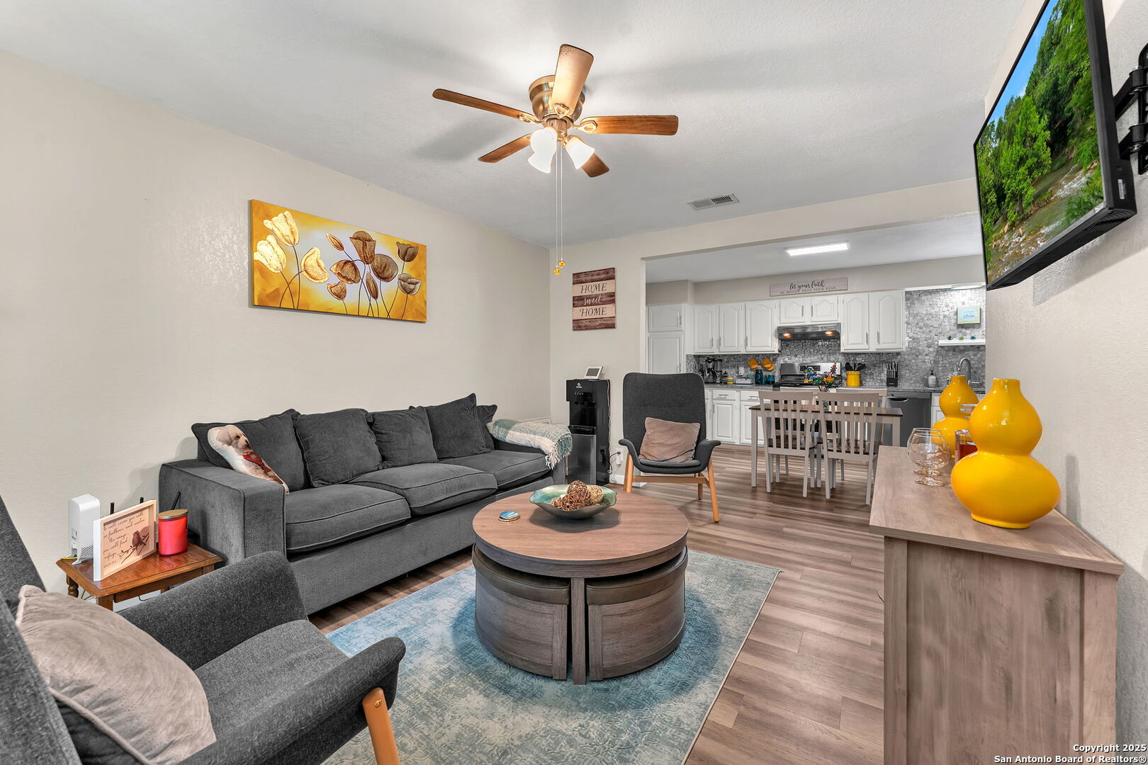 8323 White Oak