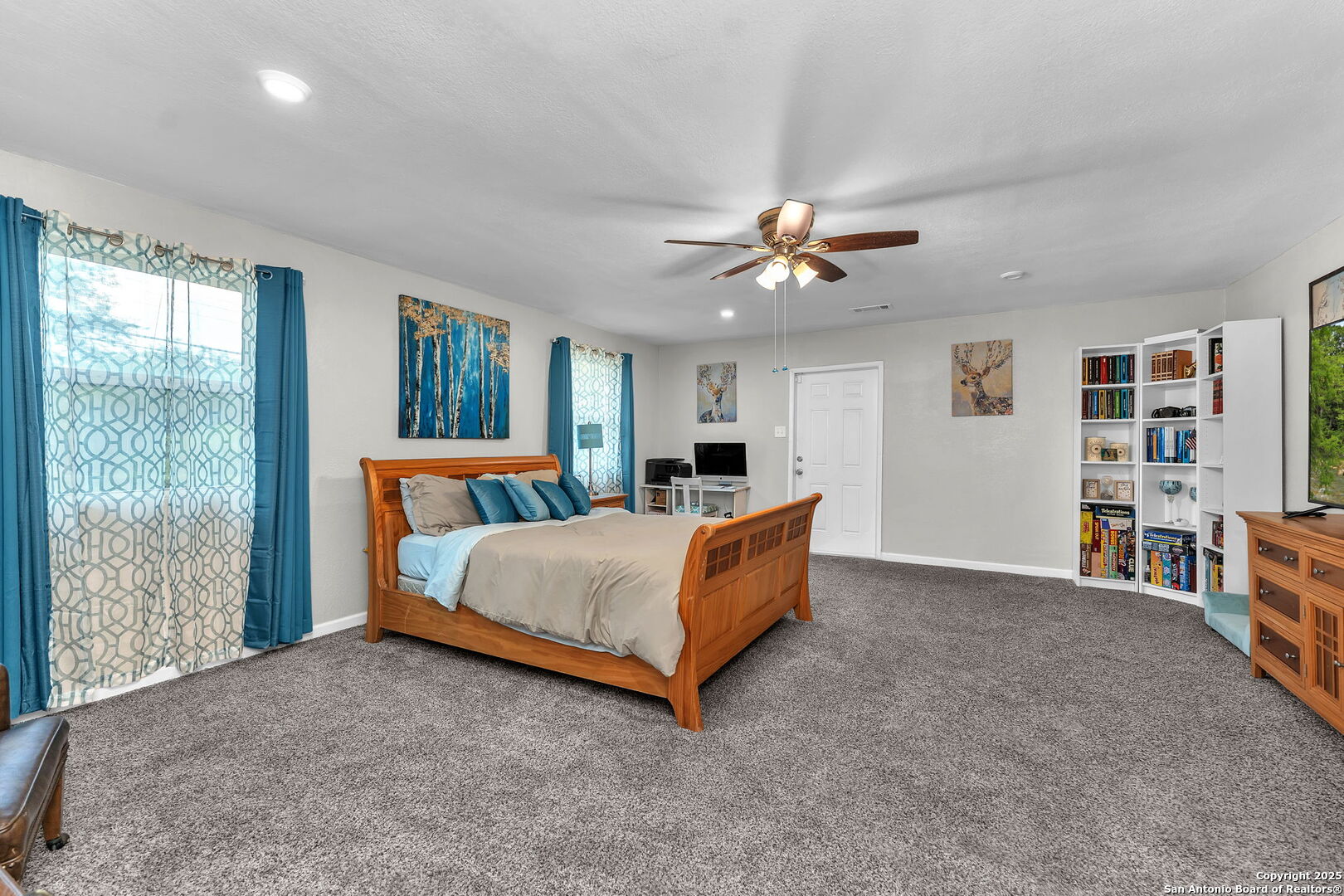 8323 White Oak