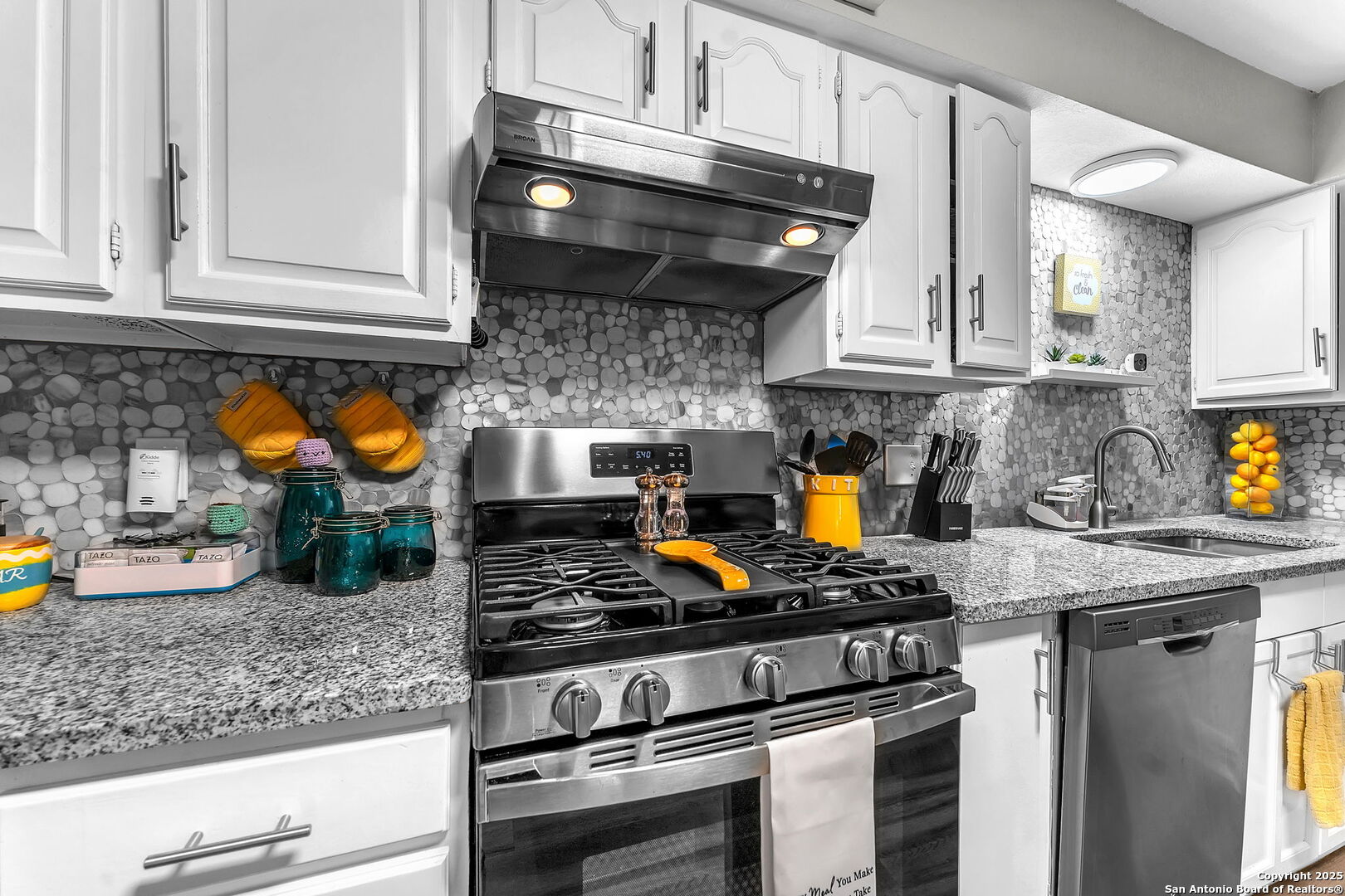 8323 White Oak