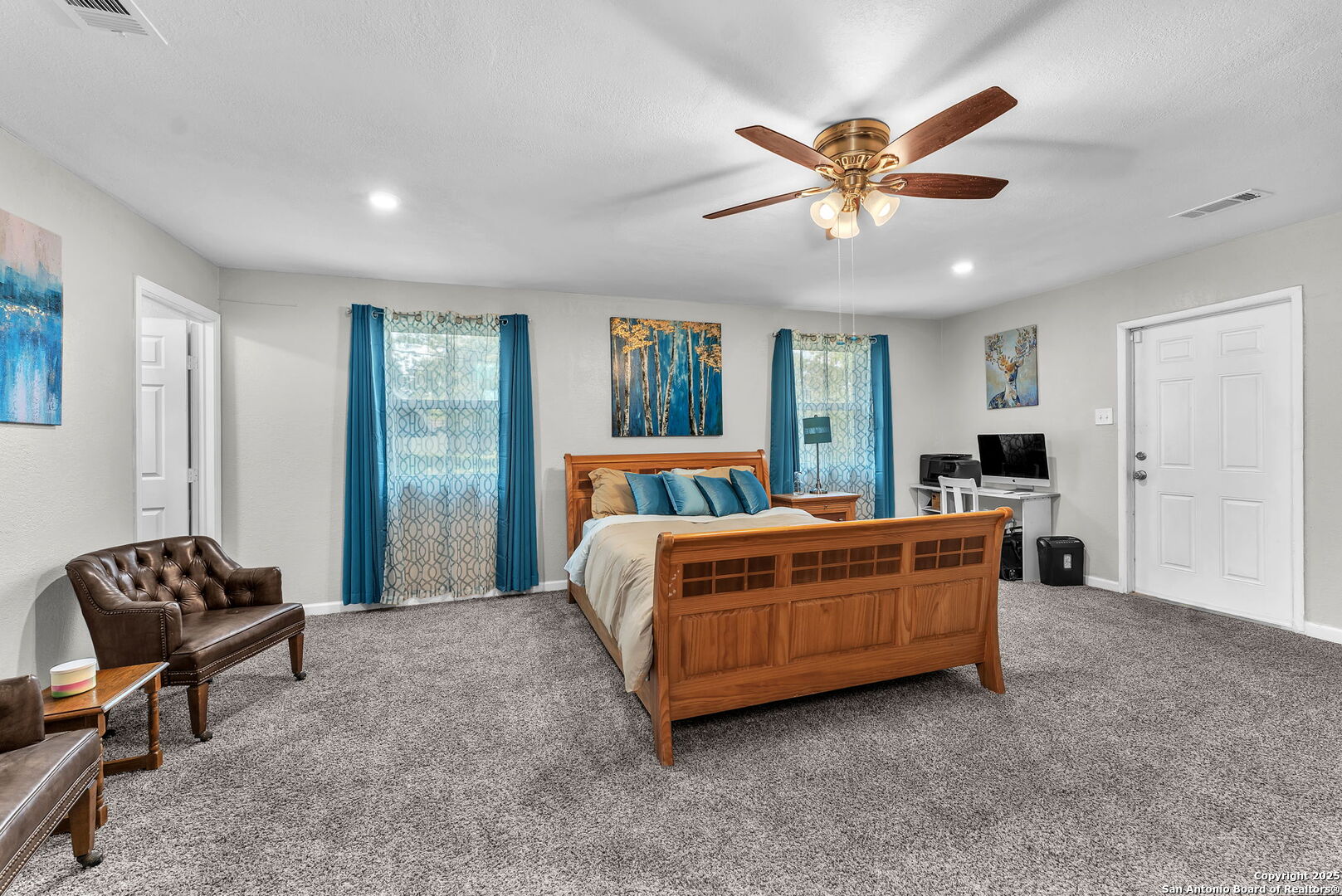 8323 White Oak